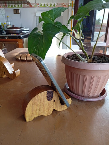 Porta celular de madera elefante